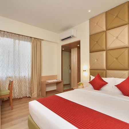 Hotel La Sara Regent à Bangalore Extérieur photo