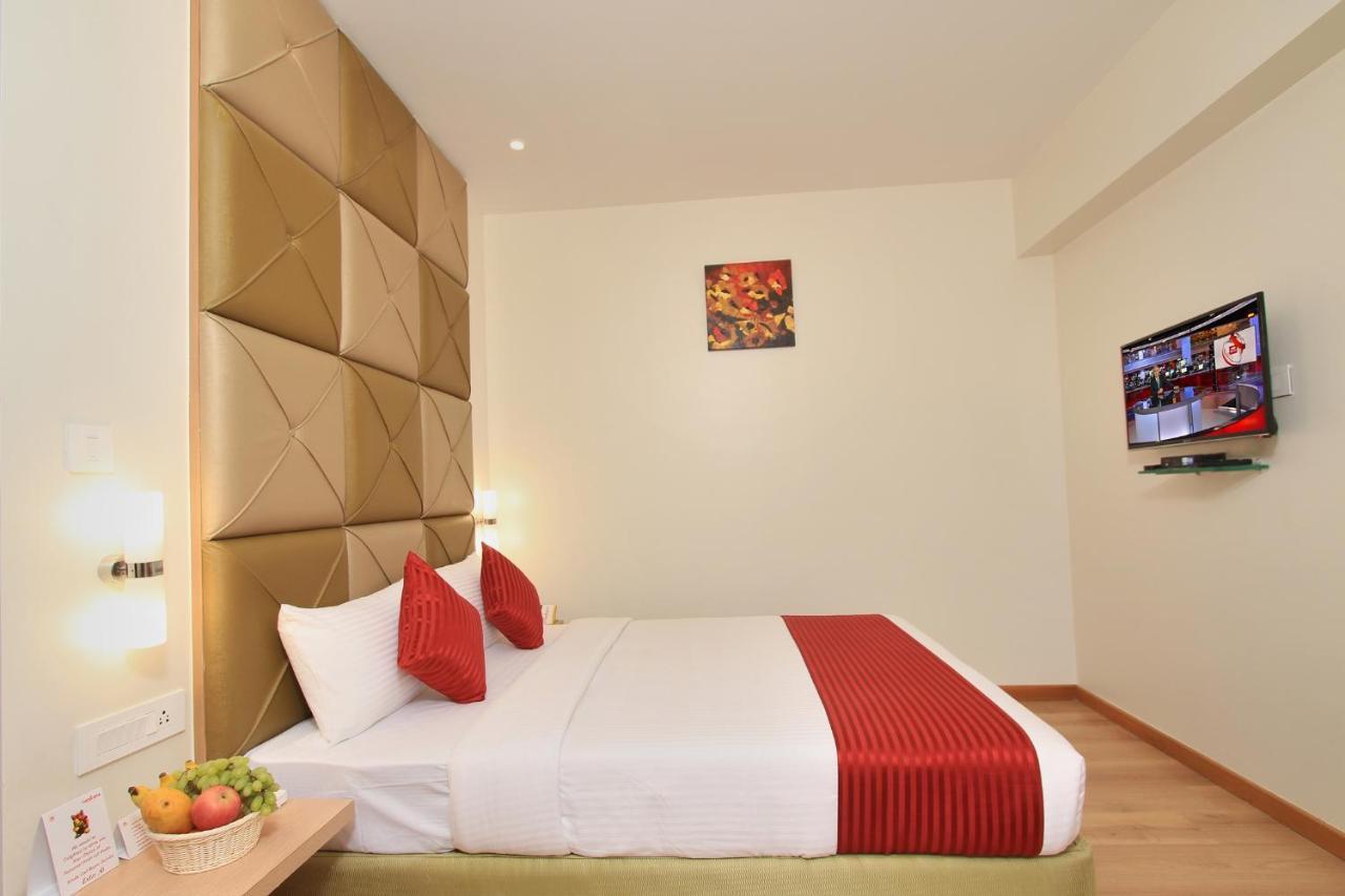 Hotel La Sara Regent à Bangalore Extérieur photo