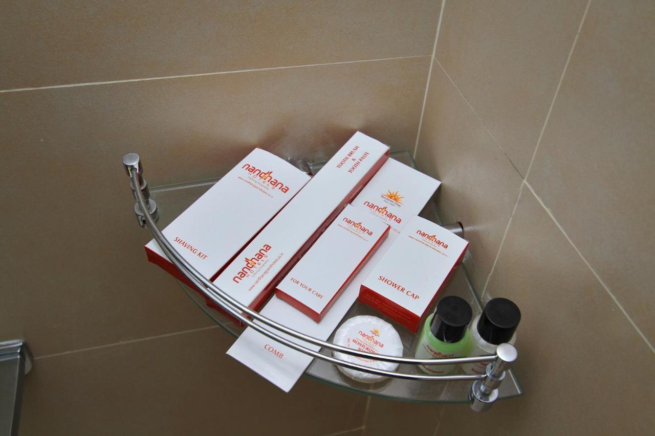 Hotel La Sara Regent à Bangalore Extérieur photo