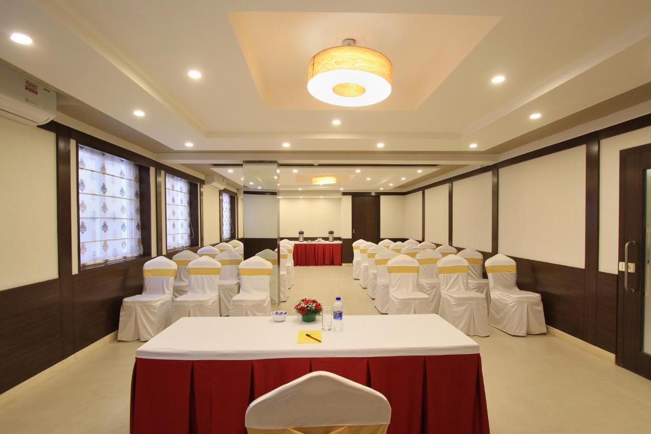 Hotel La Sara Regent à Bangalore Extérieur photo