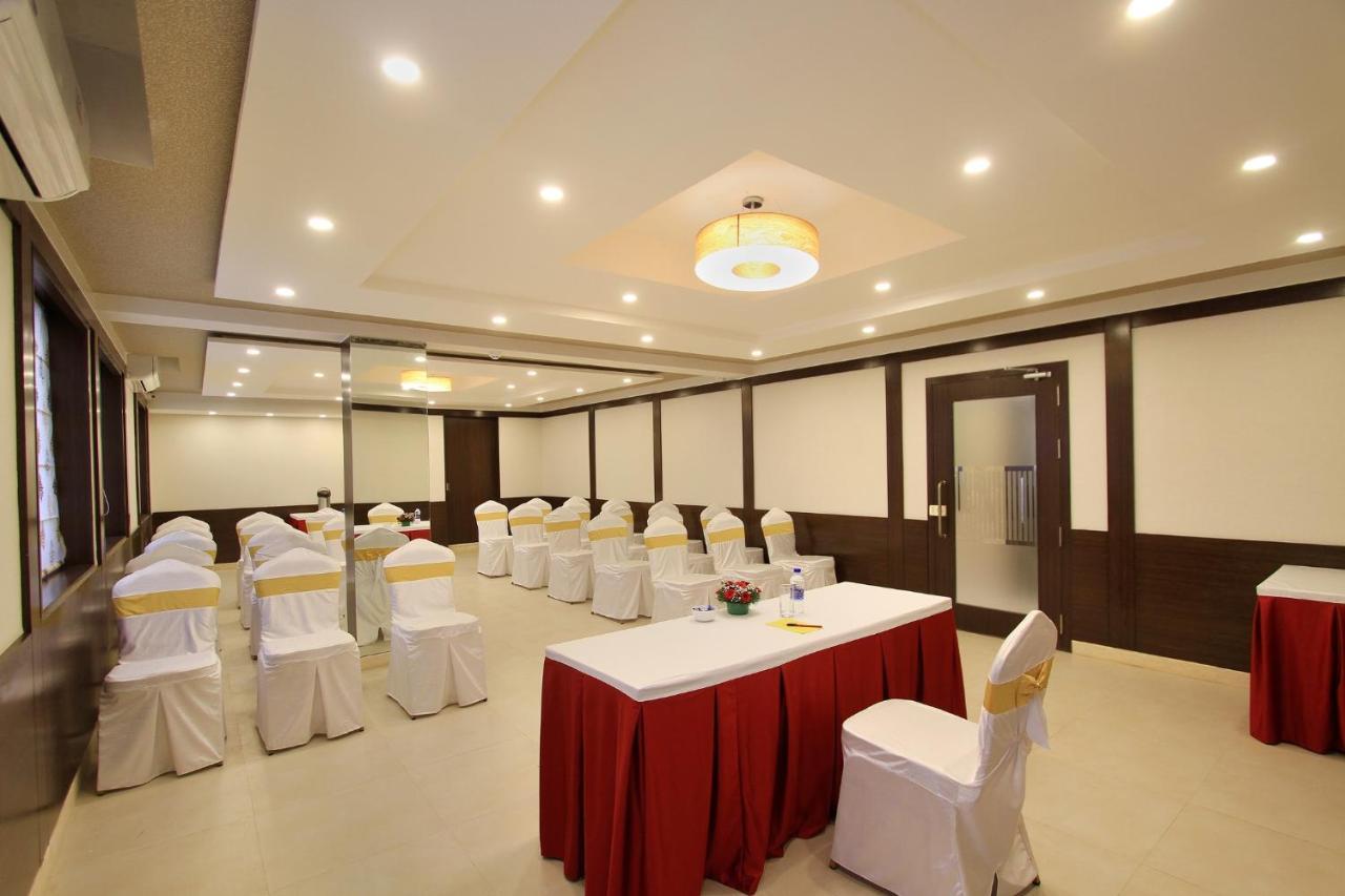 Hotel La Sara Regent à Bangalore Extérieur photo