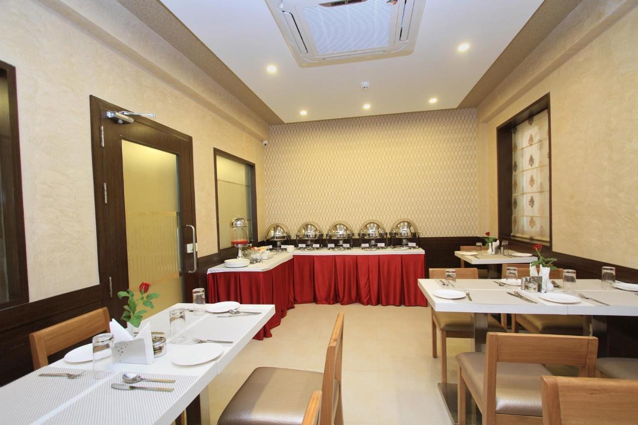 Hotel La Sara Regent à Bangalore Extérieur photo
